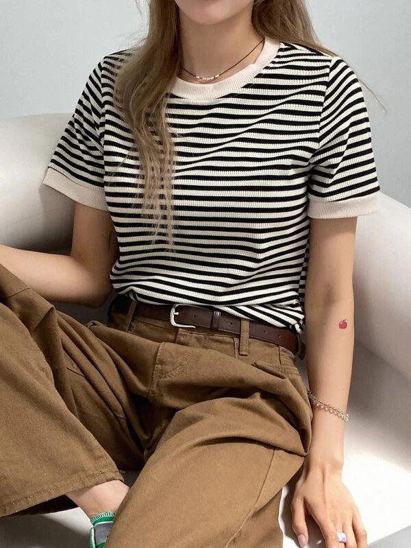 Camiseta Padrao Listrada Gola Redonda Moda Feminina - Foto Principal